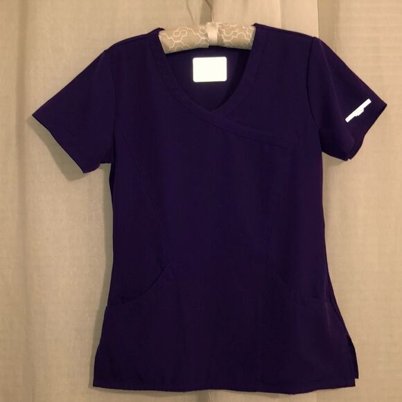 Sketchers S Purple V Neck 3 Pocket Scrub Top - Picture 1 of 16